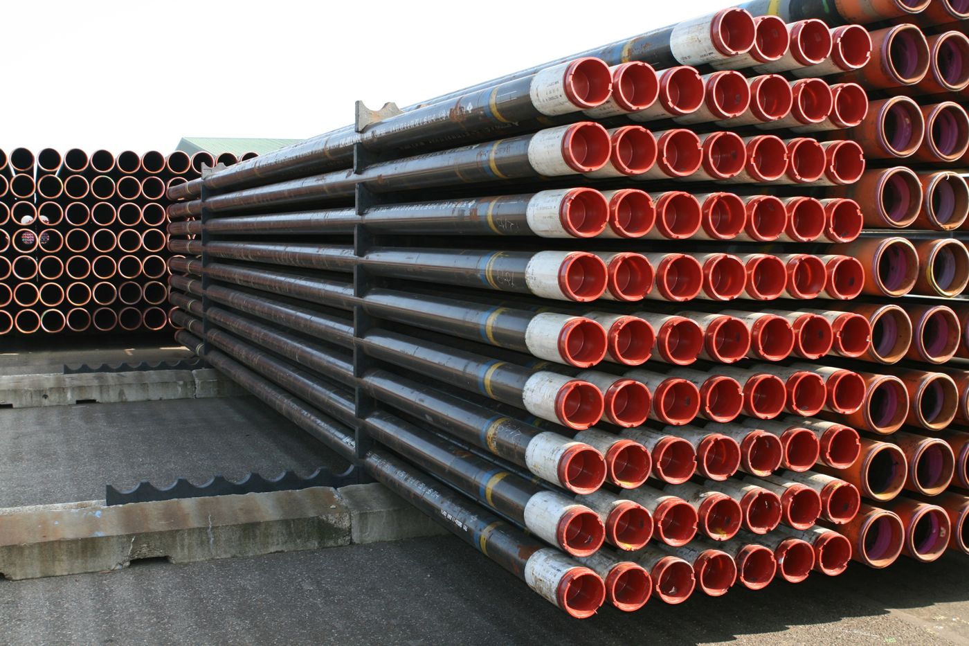 Stocked casing pipe