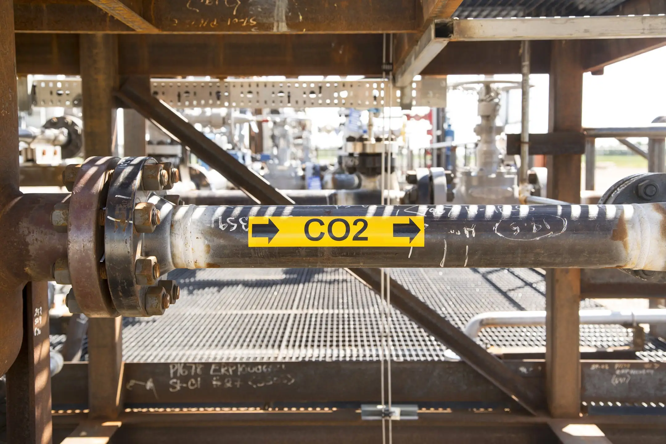 CO2 injection pipework